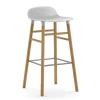 Chaise de bar Form pieds en chêne 75 cm, blanc