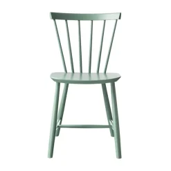 Chaise J46, Beech dusty green painted