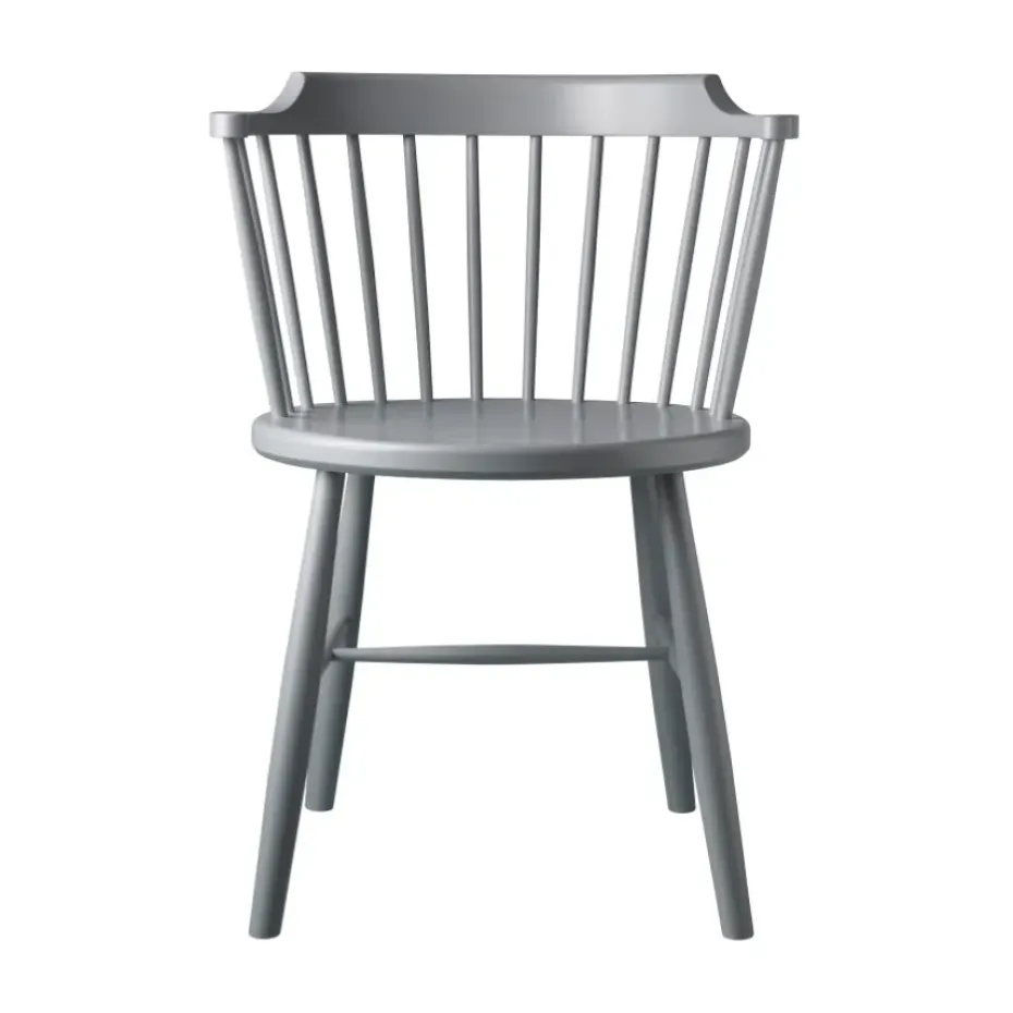 Chaise J18, Beech light grey painted