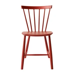 Chaise J46, Beech red painted