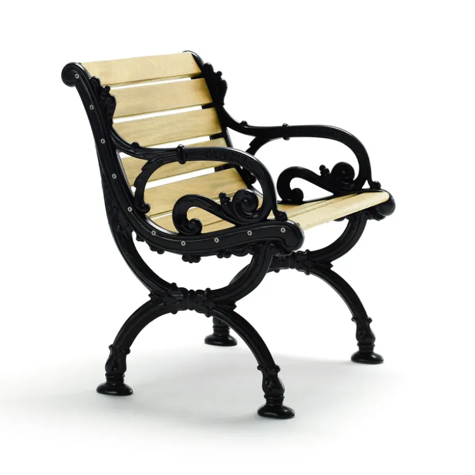 Fauteuil Byarum, Imprégnation de pin, support noir
