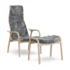 Fauteuil et repose-pieds Lamino hêtre laqué/peau de mouton, Scandinavian Grey (gris)
