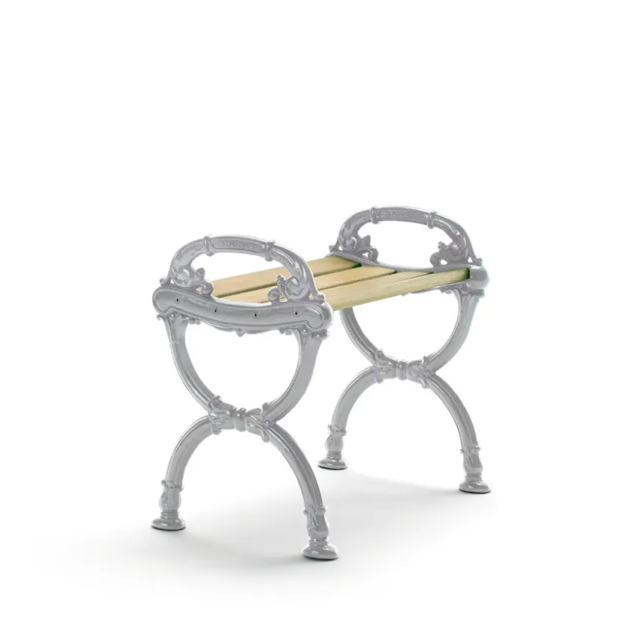 Tabouret Byarum, Imprégnation de pin, structure en aluminium brut